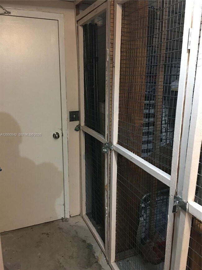 Building Photo - 3800 N Hills Dr