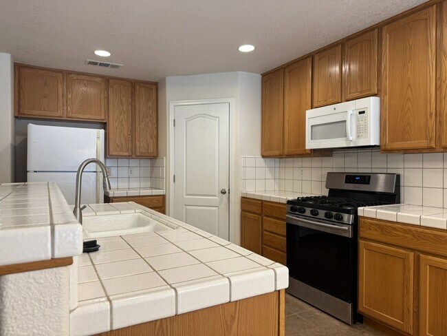 Building Photo - Charming 3-bedroom, 2-bath home in North Merced!