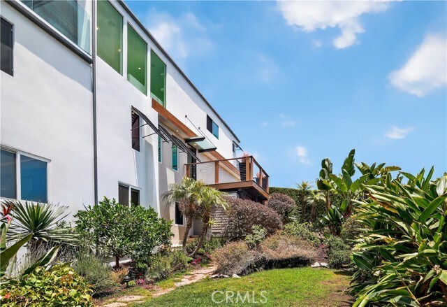 Building Photo - 855 Santa Ana St