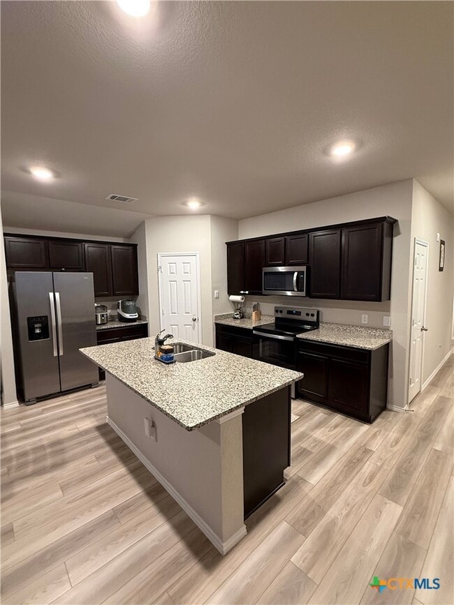 Building Photo - 146 Ellenora Dr