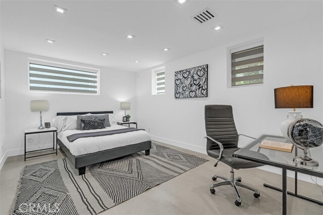 Building Photo - 430 W Kenneth Rd