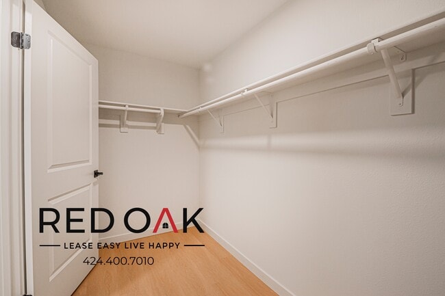 Building Photo - 856 S Gramercy Dr