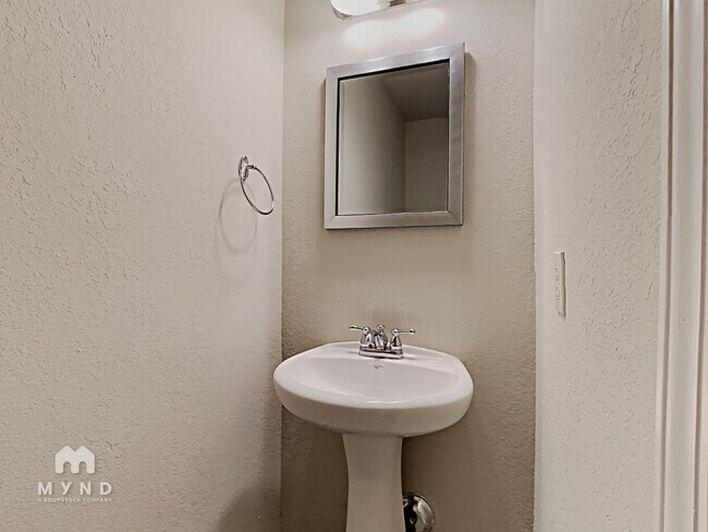 Building Photo - 3088 Rosewalk Dr