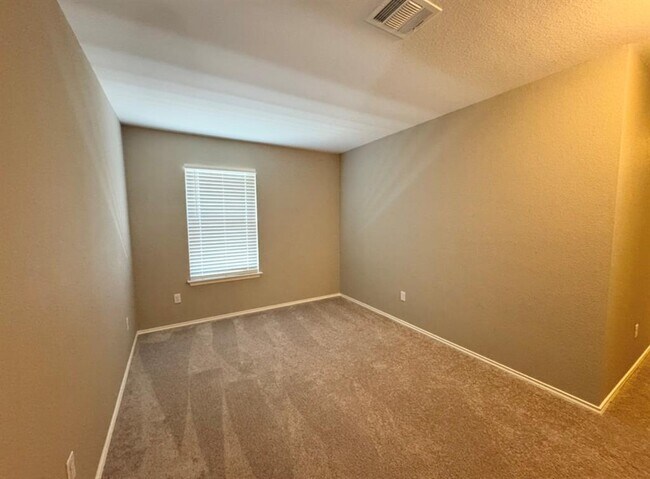 Building Photo - 109 Kendall Cove