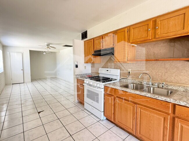 Building Photo - 2232 E Burgess Ln
