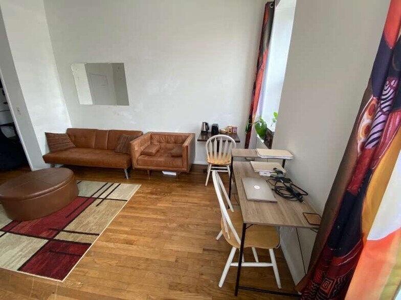 Building Photo - 337 Washington St