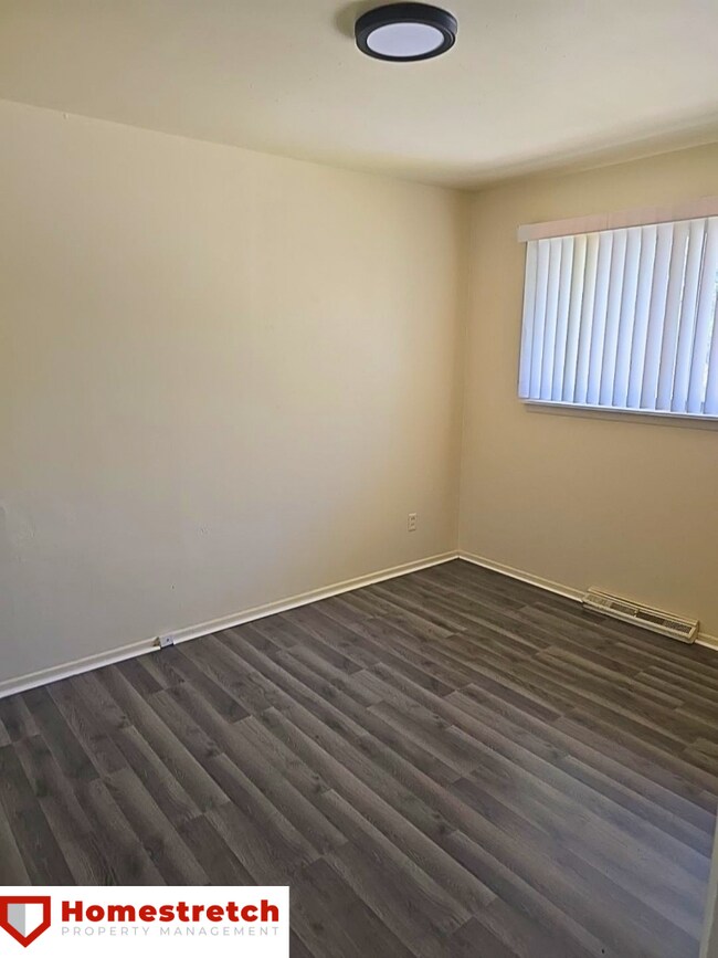 Building Photo - 5611 Apricot Ave