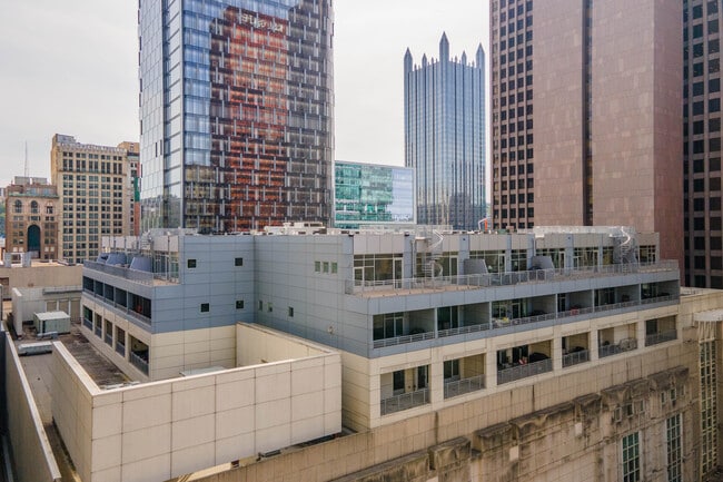 Building Photo - 301 Fifth Ave