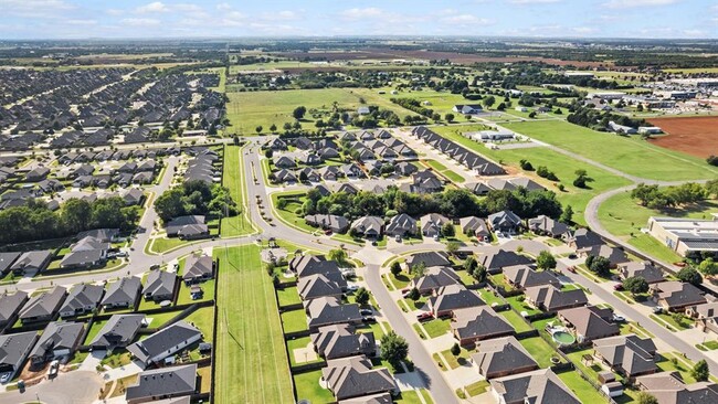 Building Photo - 520 Kearny Ln