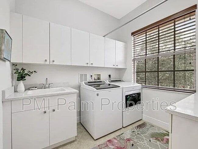 Building Photo - 9773 Bowline Dr