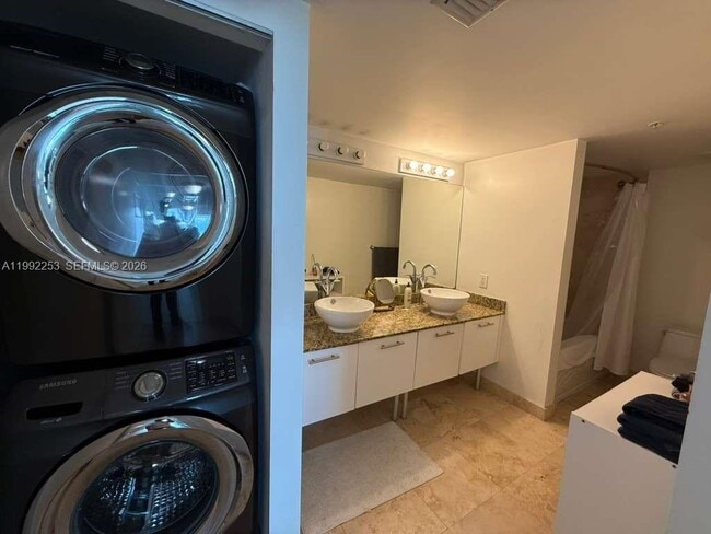 Building Photo - 41 SE 5th St