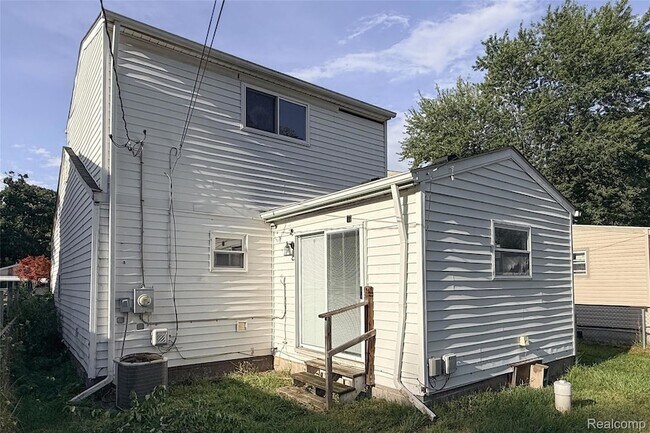 Building Photo - 26137 Superior Rd