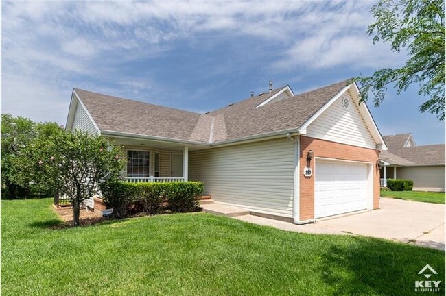 Primary Photo - 565 N Bristol Ct