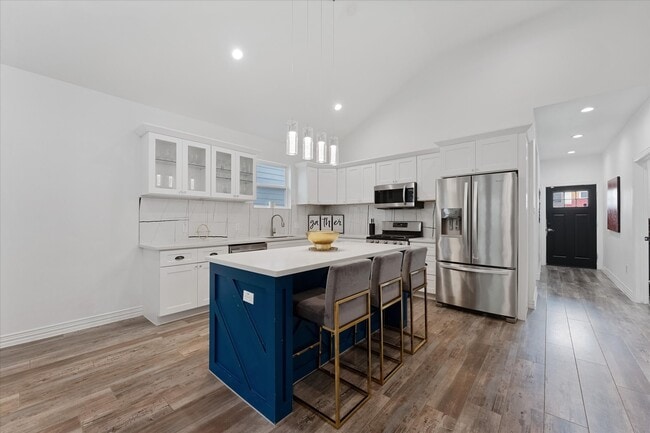 Building Photo - 4547 Newberry St