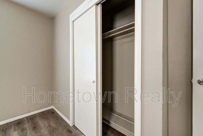 Building Photo - 1409 SE 41st St