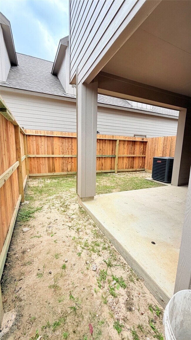 Building Photo - 7034 Smilax St
