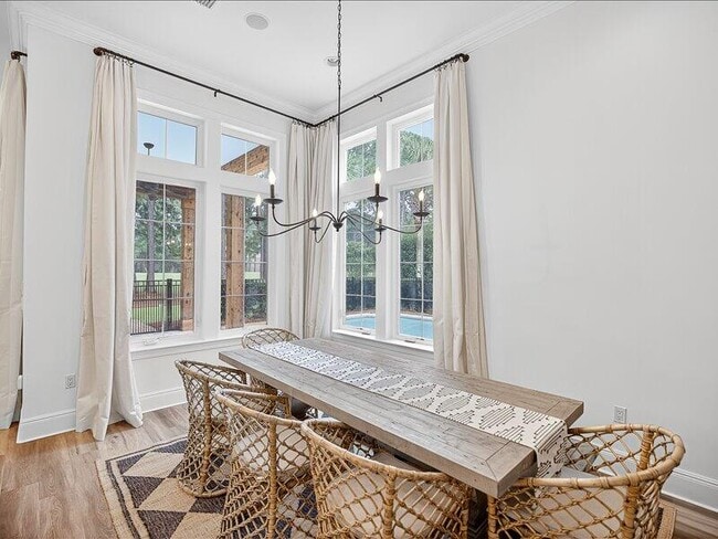 Building Photo - 3161 Club Dr