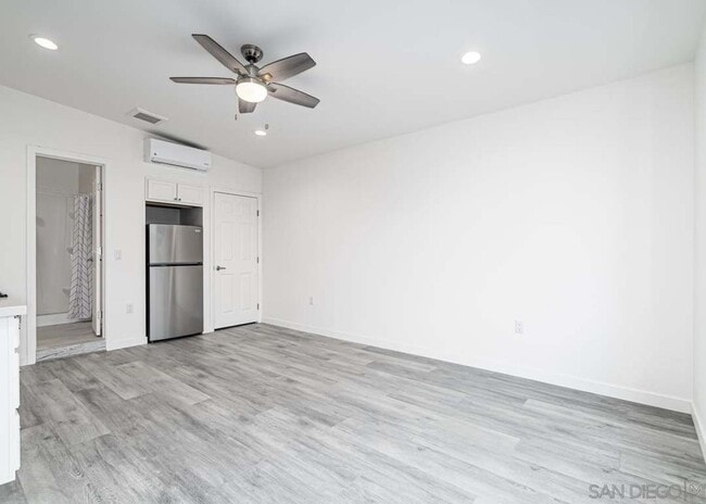 Building Photo - 1319 Thermal Ave