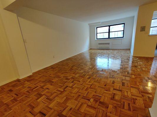 Building Photo - 2 bedroom in BRONX NY 10463