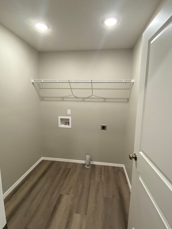 Building Photo - Brand New Home!!