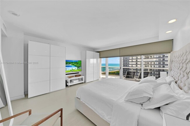Building Photo - 9601 Collins Ave