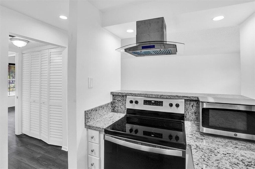 Building Photo - 4211 NW 19th St