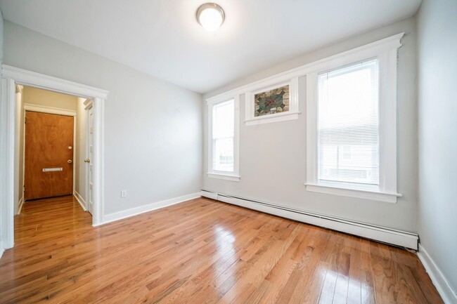Primary Photo - 140 Randolph Ave