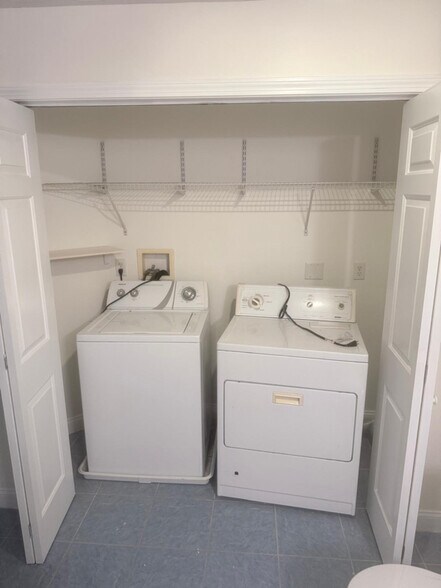 Building Photo - 8 Colby St