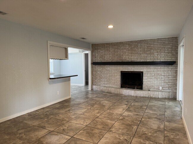 Building Photo - 2121 Oak Valley Ln