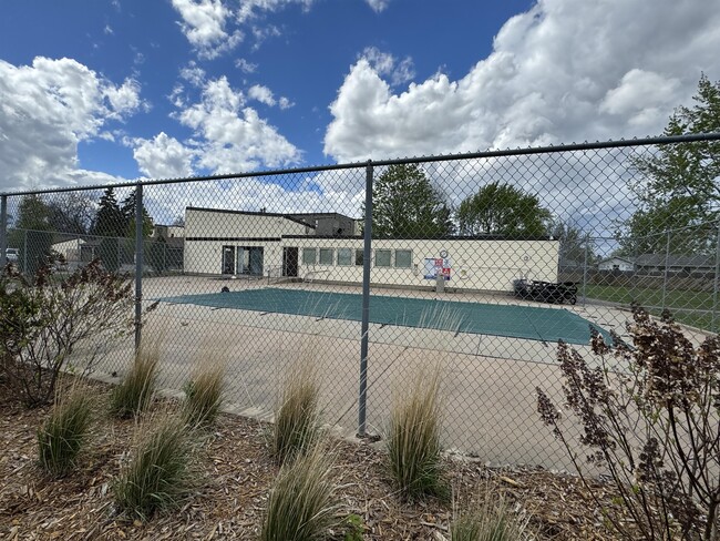 Building Photo - 7186 72nd Ln N