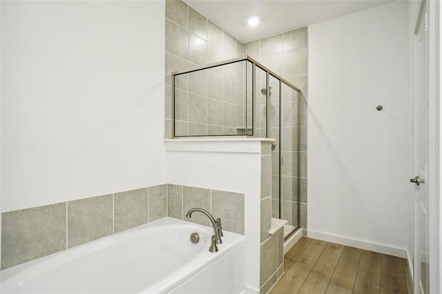 Building Photo - 3811 Rosemont Dr