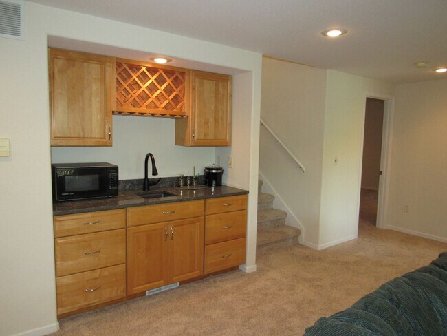 Building Photo - Osage Beach house for rent