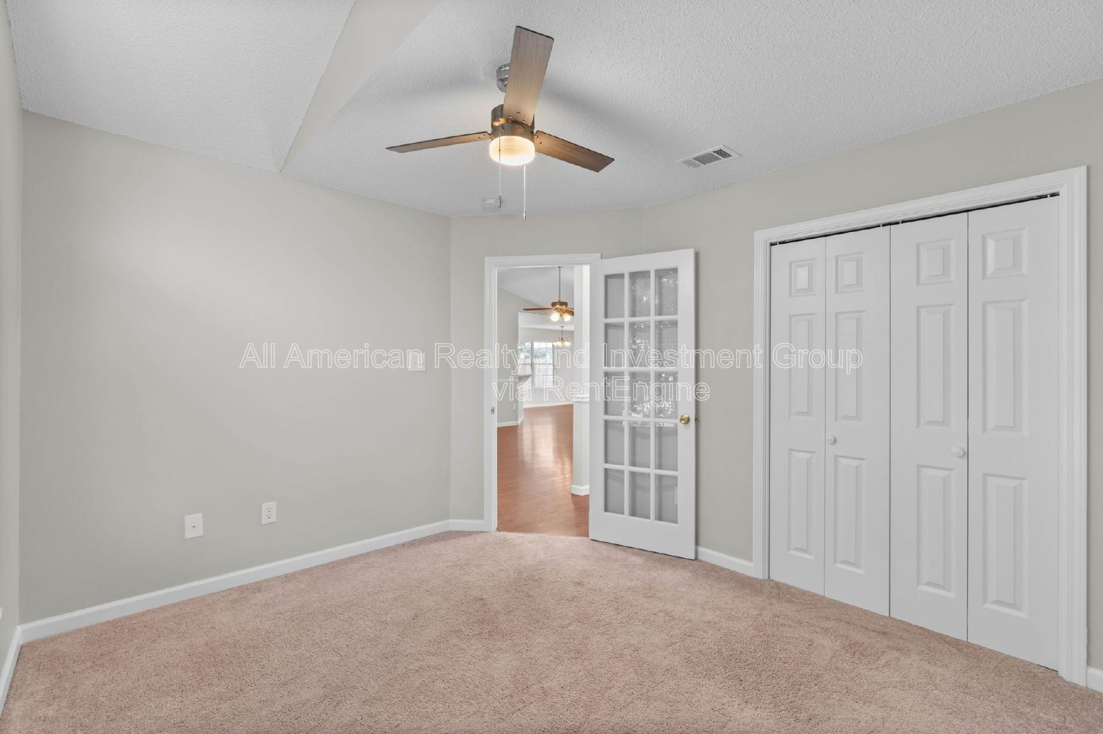 Building Photo - 993 John Wayne Cir