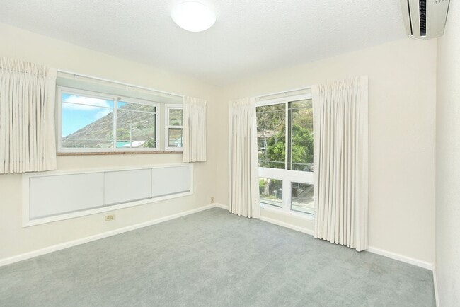 Building Photo - 1298 Lunalilo Home Rd