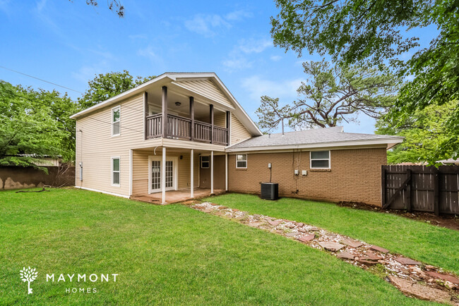 Building Photo - 725 Hurstview Dr