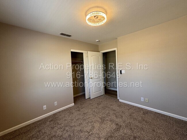 Building Photo - West Roseville Two Story, 4 Bedroom, 2.5 b...
