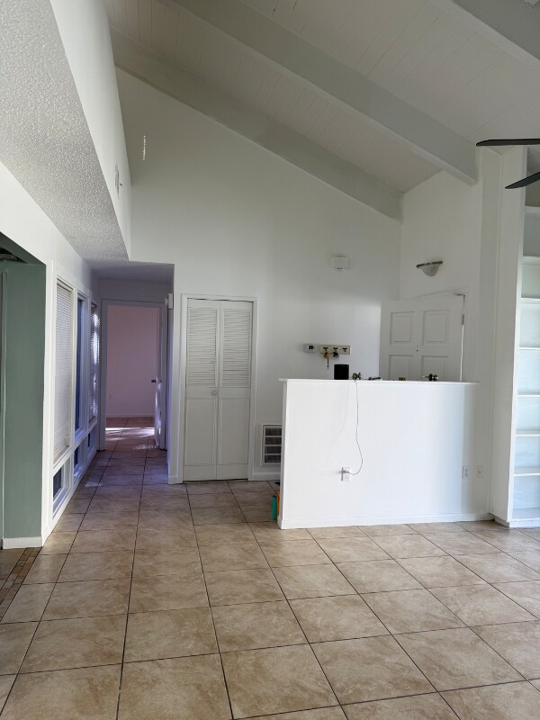 Building Photo - 467 Willow Tree Dr