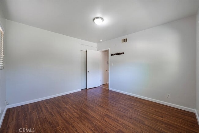 Building Photo - 3202 Belvedere Dr