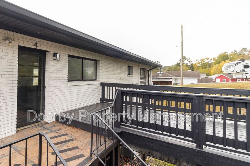 Building Photo - 513 Donaldson Rd