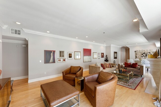 Building Photo - 11840 Dorothy St