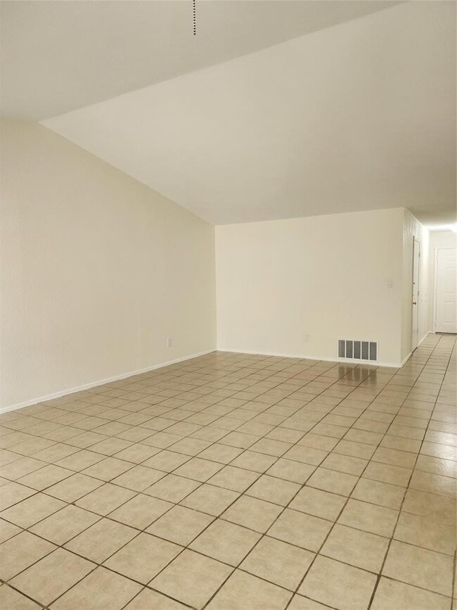 Building Photo - 502 Burlwood Ct