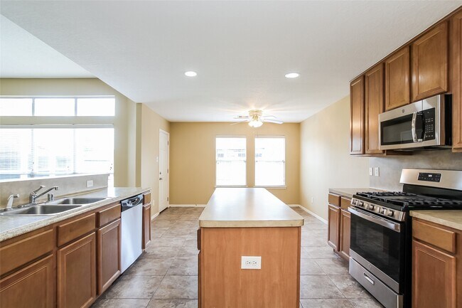 Building Photo - 6802 Mountain Wood Way