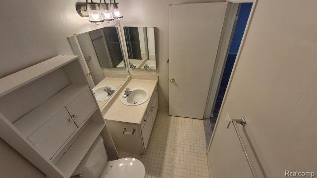 Building Photo - 16245 Roanoke St