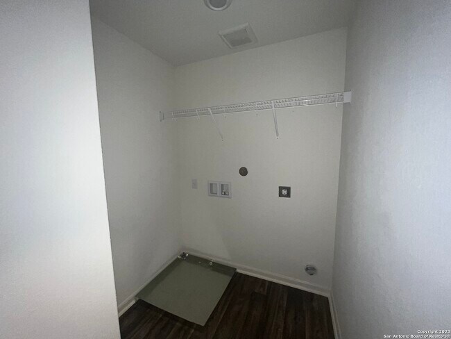 Building Photo - 11026 Chatham Ct