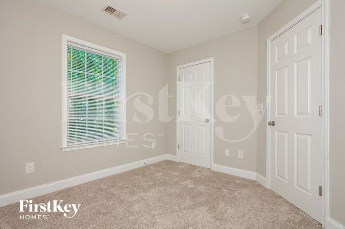 Building Photo - 2537 Terra Dr