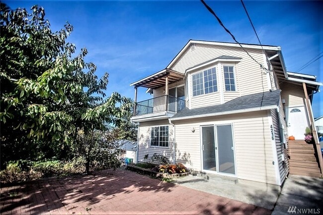 Building Photo - 4216 S Eddy St