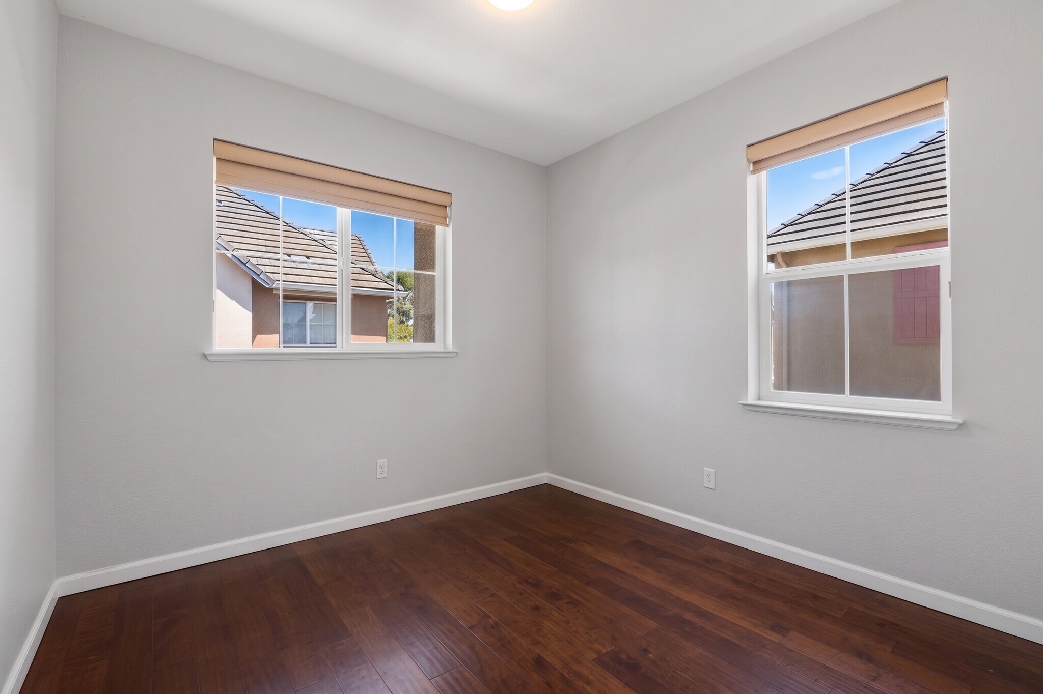 Building Photo - 1271 Westbury Dr