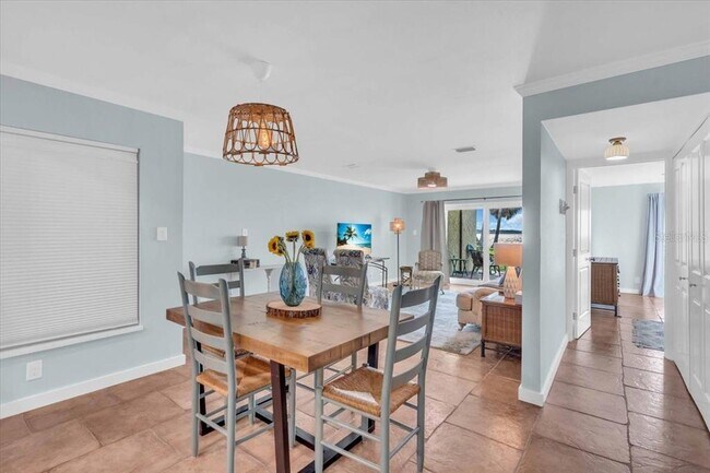 Building Photo - 7300 Sunshine Skyway Ln S