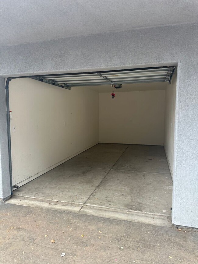 Building Photo - 1258 Ramona Ave