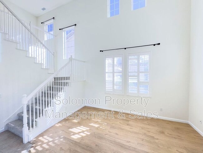 Building Photo - 6076 Paseo Carreta